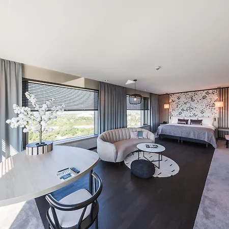 Der Valk Hotel 4*